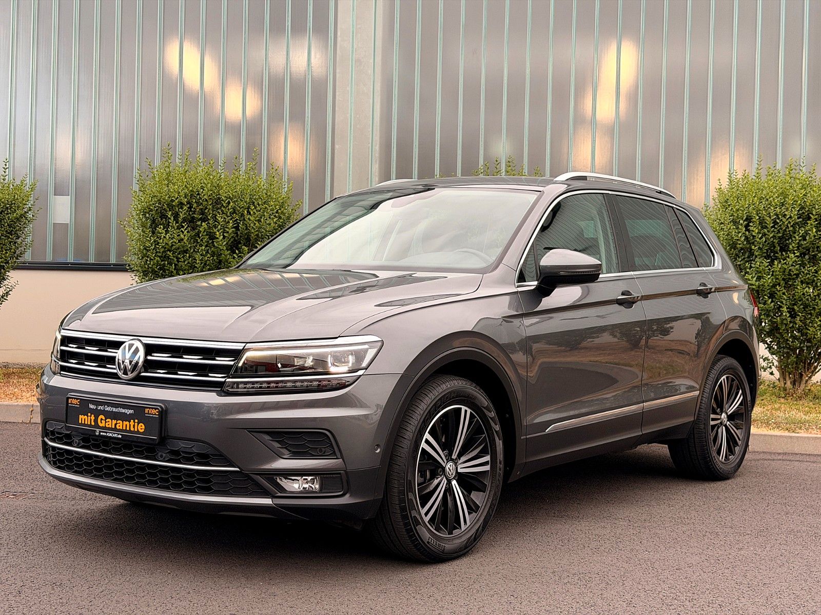 Volkswagen Tiguan 2.0 TSI 4Motion Highline*NAVI*KAMERA*LED*