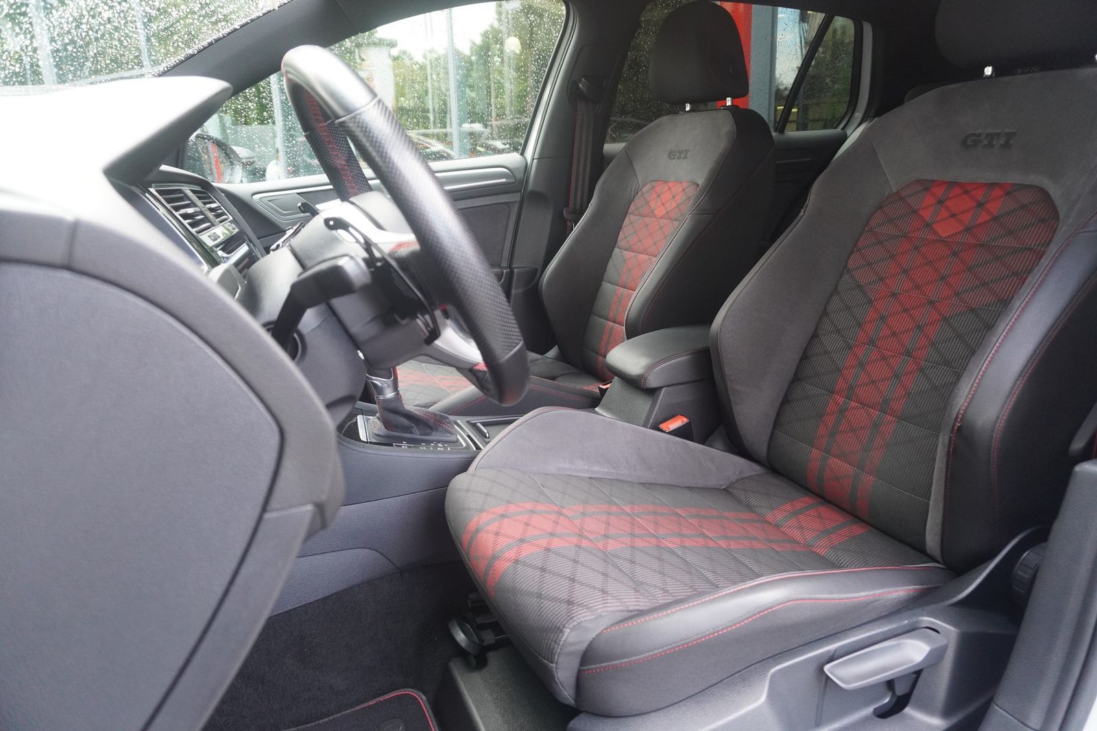 Volkswagen Golf VII 2.0 16V TSI GTI TCR DSG LED Navi ACC foto 11