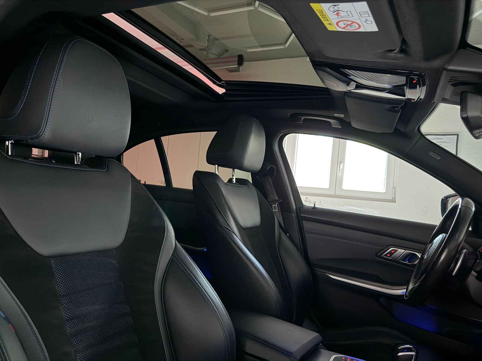 Fahrzeugabbildung BMW 330 d Lim. M SPORT/LASER/HuD/H&K/LIVE PRO/DE FZG