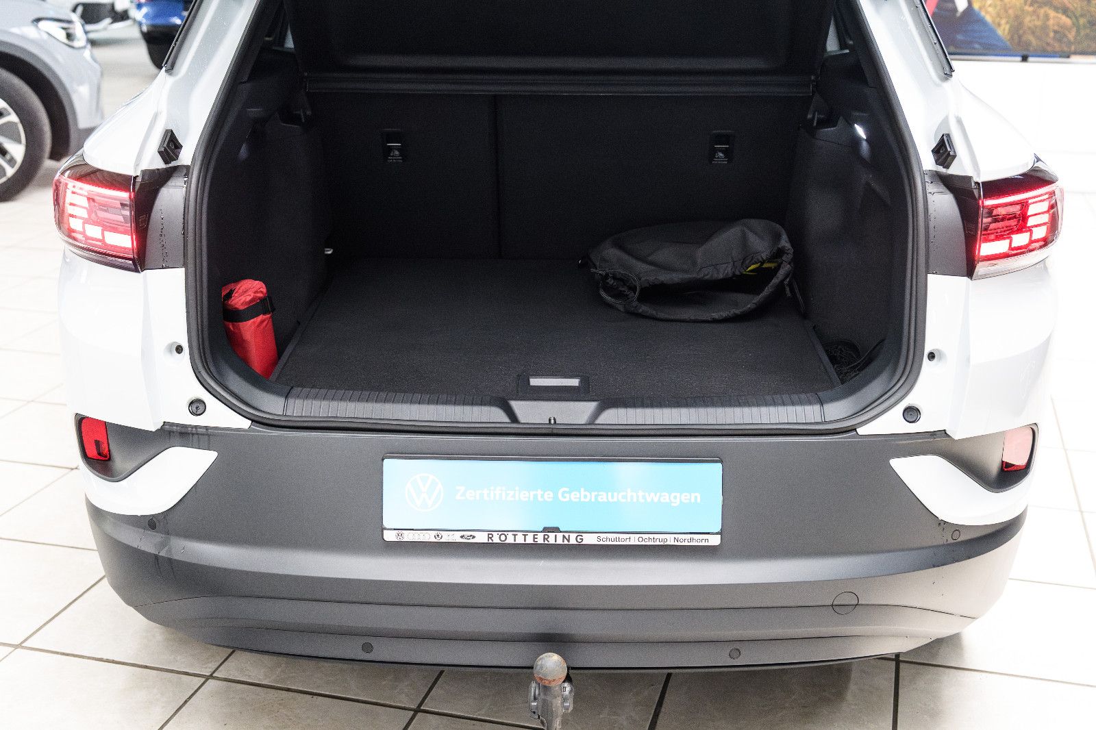 Fahrzeugabbildung Volkswagen ID.4 Pro IQ-LED+AHK+360°KAM+KEYLESS+WÄRMEP+DCC