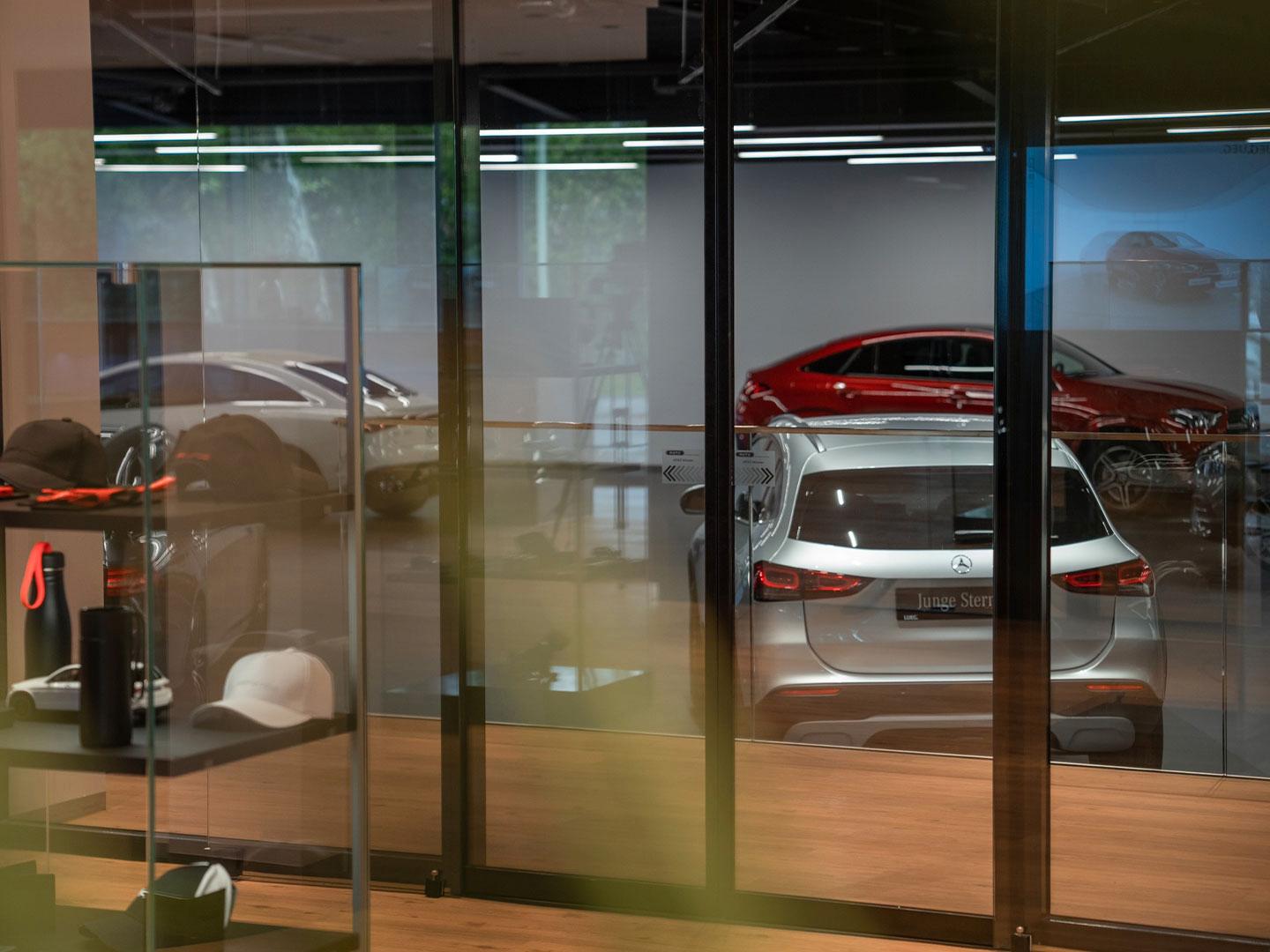 showroom-image-top