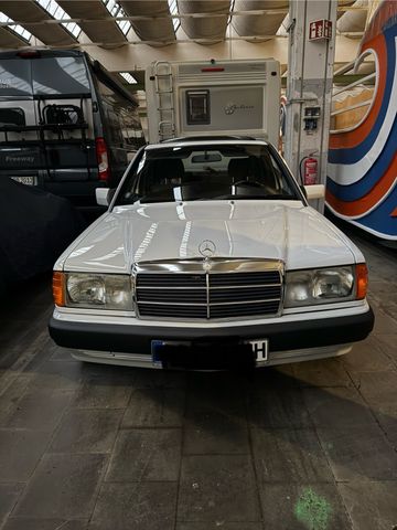 Mercedes-Benz 190 E. 1,8 Traumwagen