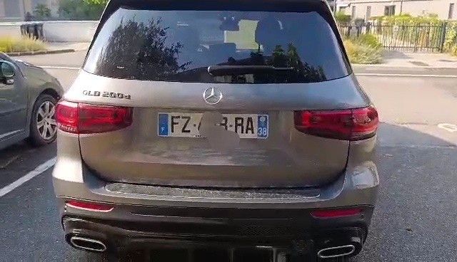 Image of Mercedes-Benz GLB 200