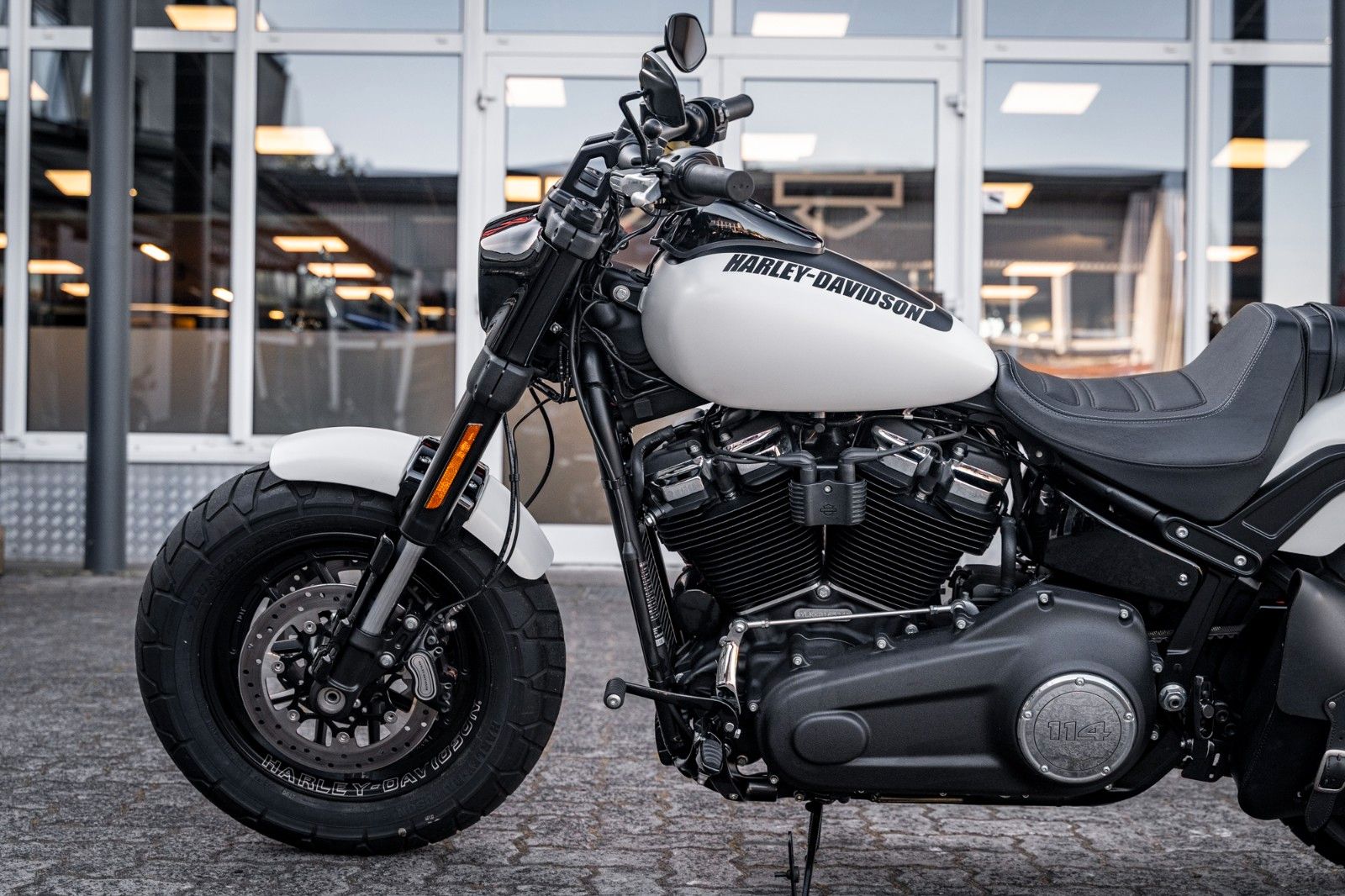 Fahrzeugabbildung Harley-Davidson FXFBS FAT BOB 114 CUI SOFTAIL - Jekill & Hyde