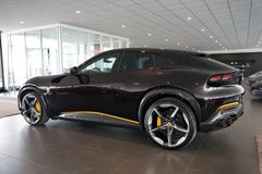 FERRARI Purosangue | Panorama | Carbon | ON STOCK FERRARI Purosangue | Panorama | Carbon | ON STOCK