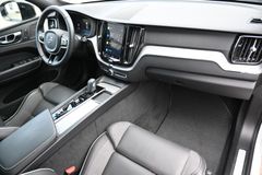 Fahrzeugabbildung Volvo XC60 B4 D AWD Autom. R-Design*STDHZG*PANO*ACC