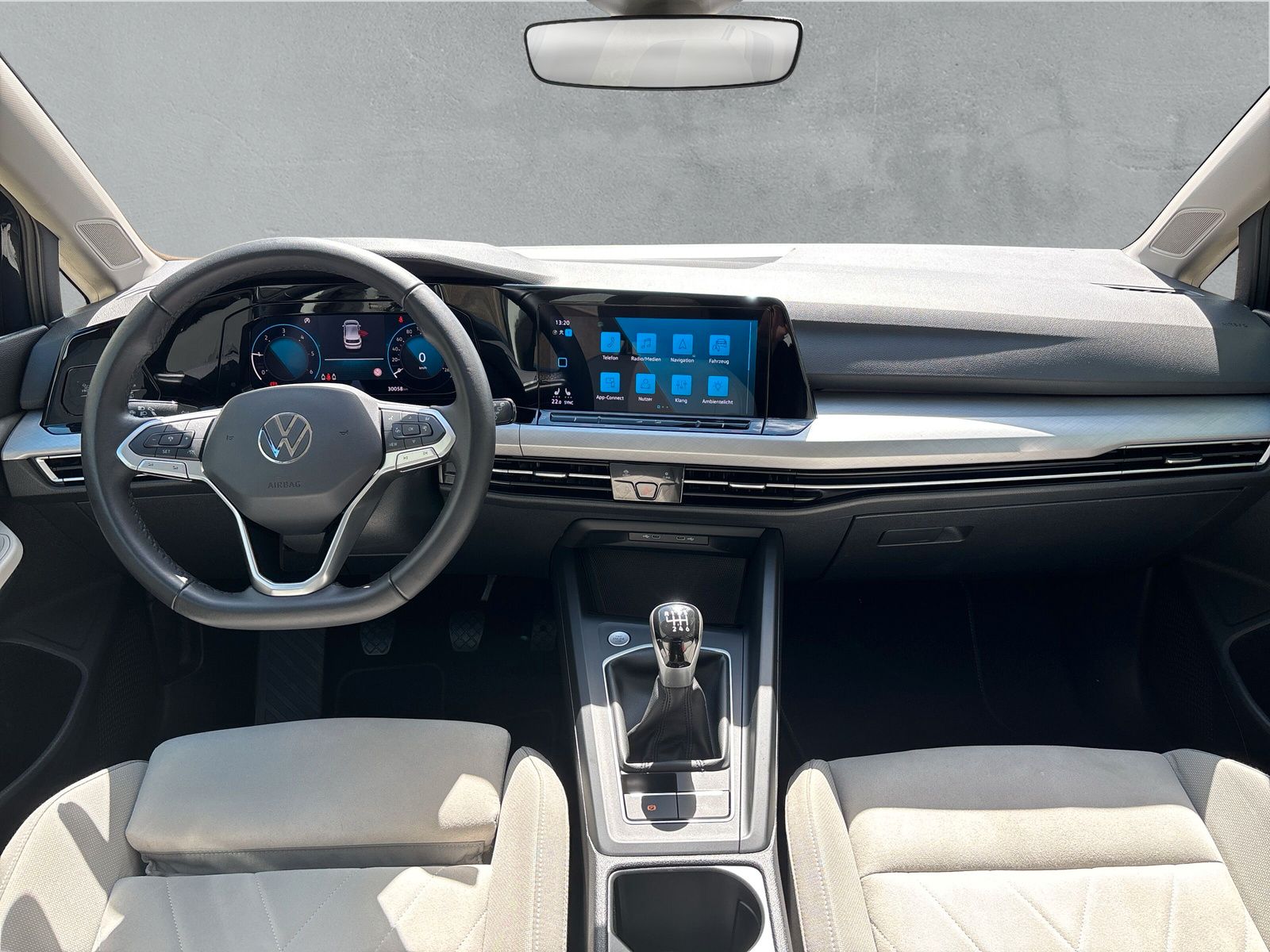 Fahrzeugabbildung Volkswagen Golf Variant 2.0 TDI Life AHK Pano Kamera Keyles