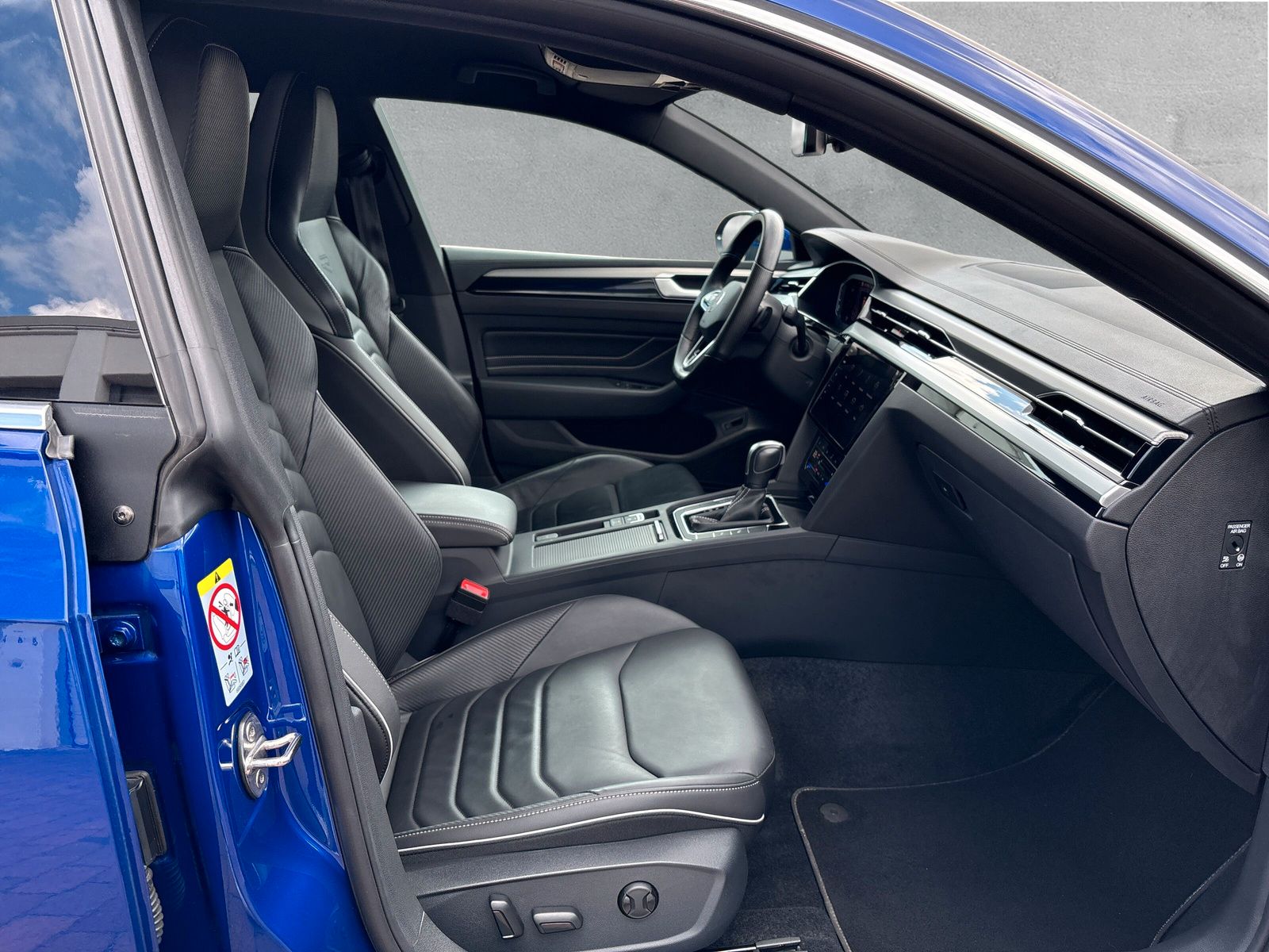 Fahrzeugabbildung Volkswagen Arteon Shooting Brake R-Line Keyless DCC Ambient
