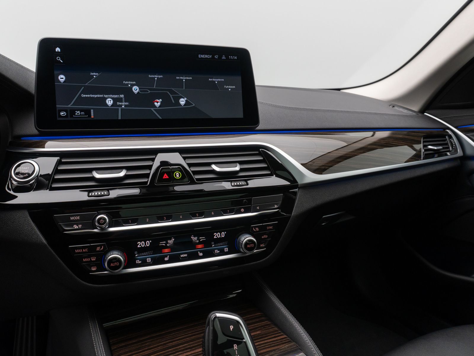 Fahrzeugabbildung BMW 520d Luxury Line HUD DAB Kamera HiFi Panorama