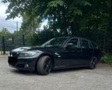 BMW 318d Automatik/Panno/SHZ/Tempomat/ PDC/ Xenon - BMW 318 aus 2010: Kombi, 318d