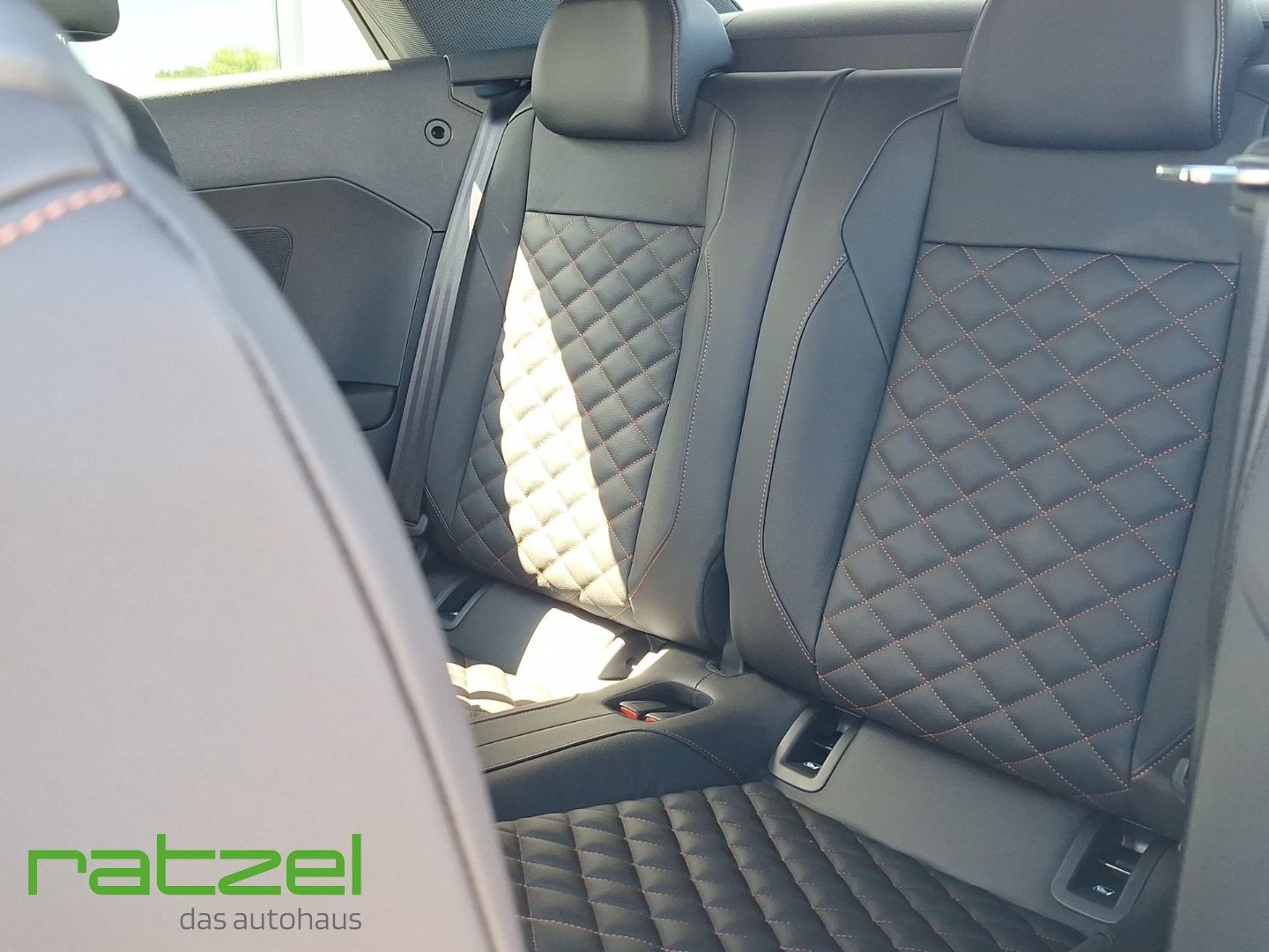 Fahrzeugabbildung Volkswagen T-Roc Edition Karmann 1.5TSI DSG Standh.+LED+PDC