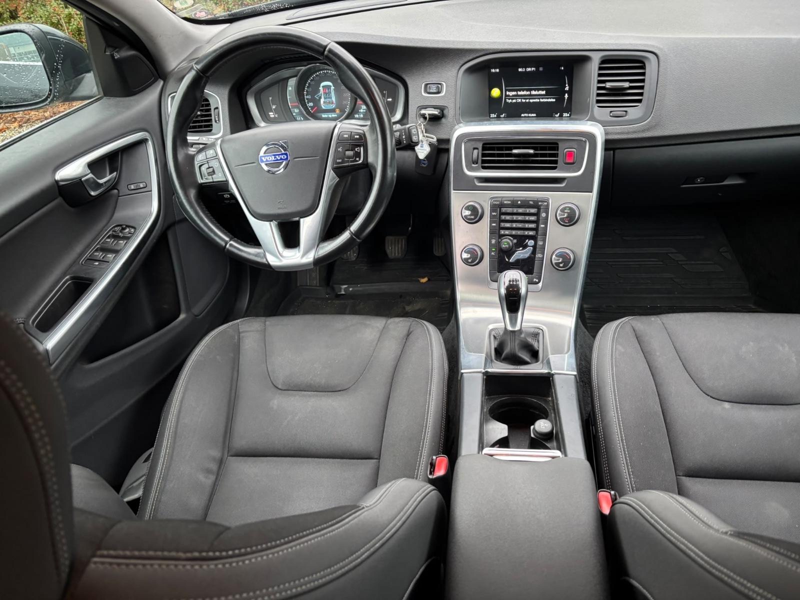 Volvo V60 2014 — photo 8