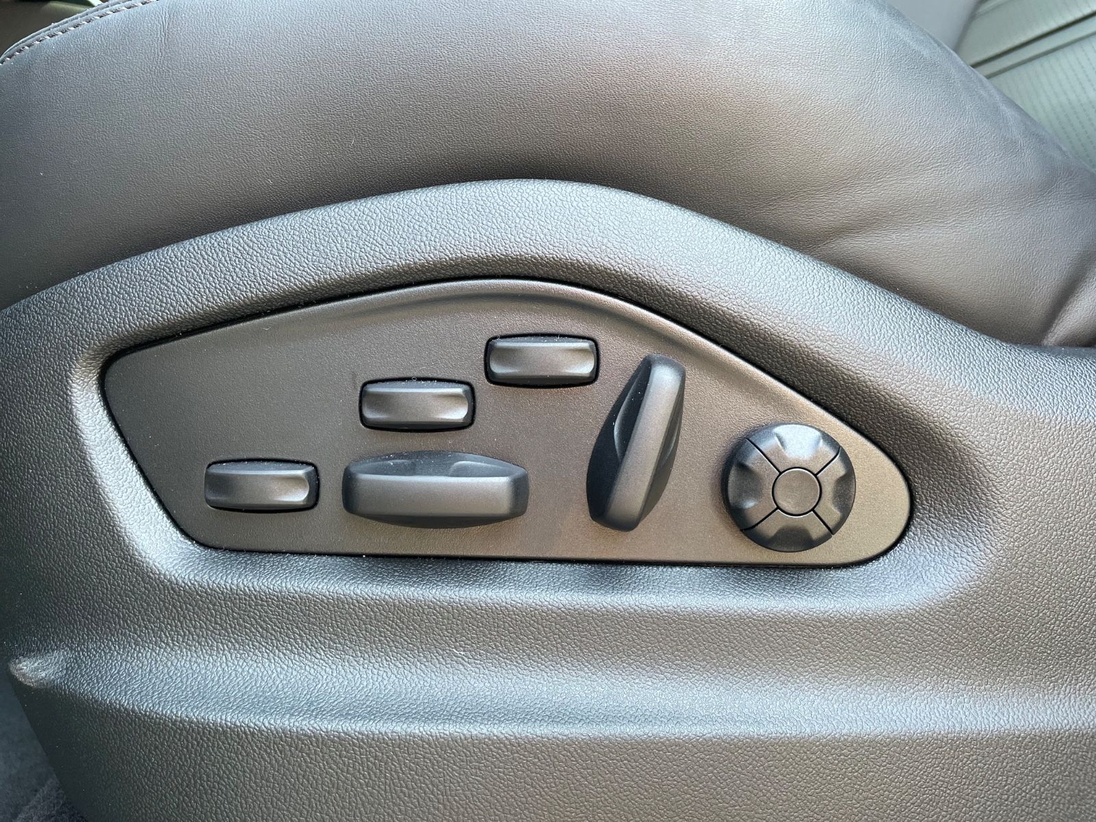 Fahrzeugabbildung Porsche Cayenne V6 Coupé |SportDesign|HUD|ACC|3.Display|