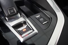 Fahrzeugabbildung Peugeot 5008 1.2T ACTIVE PACK 7-SITZ NAVI/LED/KAMERA/DAB