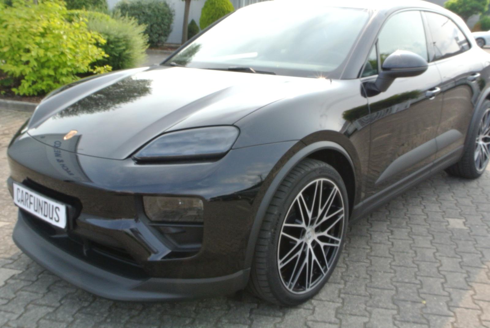 Porsche Macan Electric 4,schw/schw,22",pano,luft,3 displ