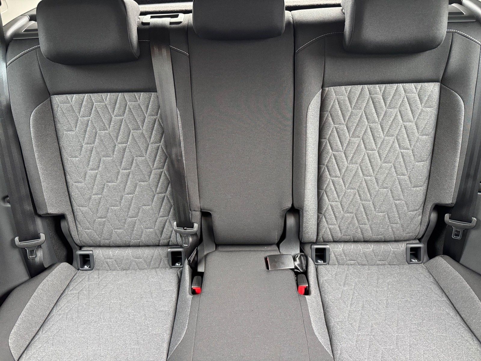 Fahrzeugabbildung Volkswagen T-Cross Life 1.0 TSI