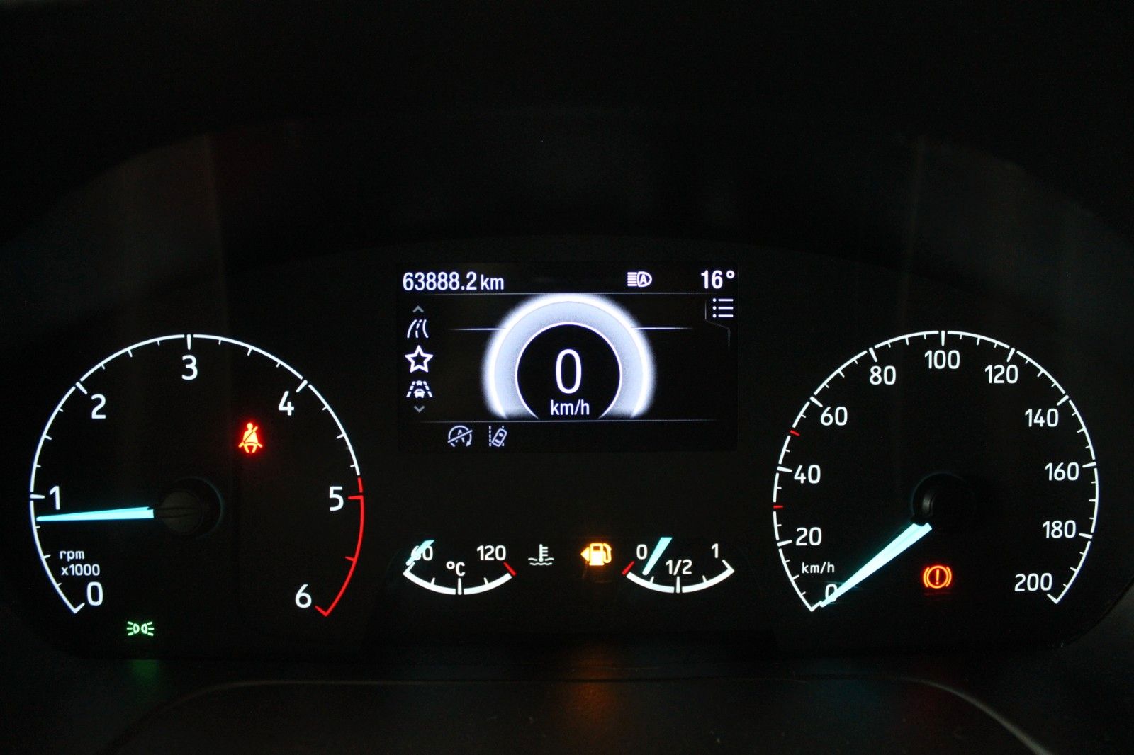 Fahrzeugabbildung Ford Transit Custom TREND 9-Sitzer Klima AHK NAVI uvm