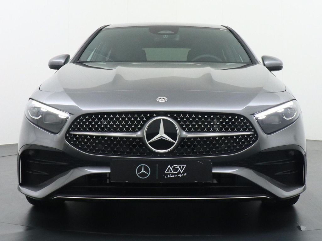 Mercedes-Benz A 180 Star Edition AMG Line | Panorama - Schiebe