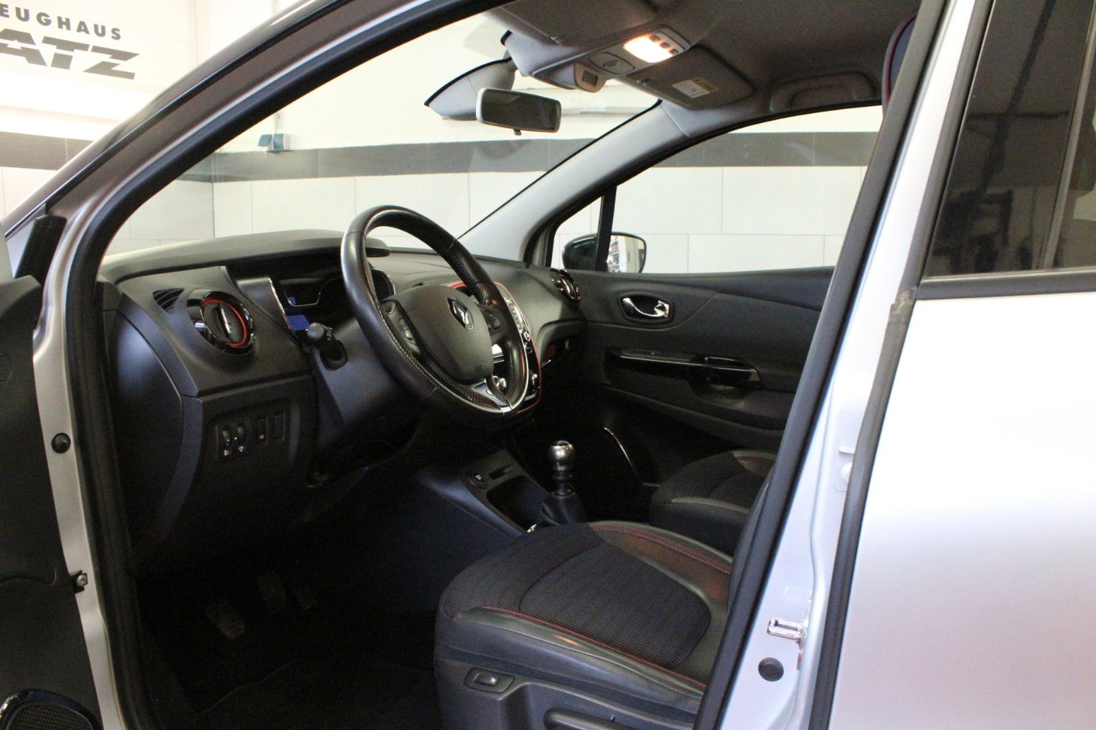 Fahrzeugabbildung Renault Captur dci 110  Xmode   *Navigation *Klima*PDC*