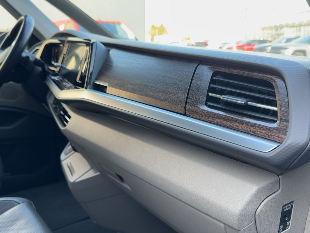 Fahrzeugabbildung Volkswagen T7 Multivan Standheizung  Leder  Winterpaket
