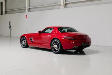 صورة 5 لـ 2010 Mercedes-BENZ SLS AMG
