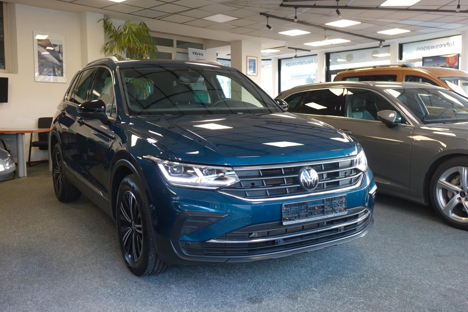 Volkswagen Tiguan 2.0 TDI Move+Pano+Sport-Paket+IQDrive+RFK