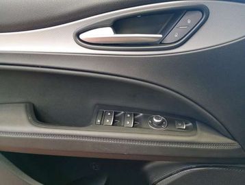 Alfa-Romeo Stelvio - 11