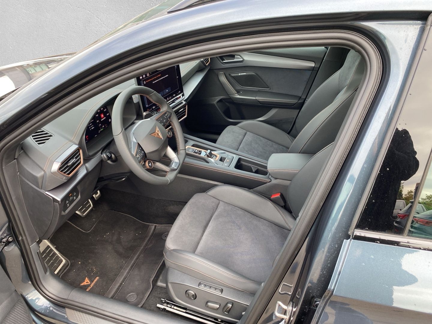 Fahrzeugabbildung CUPRA Leon LeonSportstourer1.5eTSI*NAVI*PDC*SHZ*Pano*