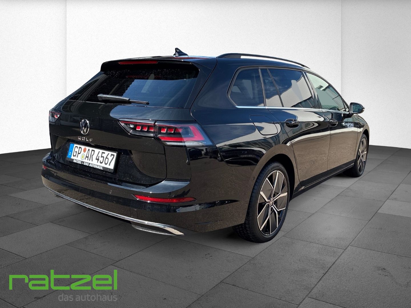 Fahrzeugabbildung Volkswagen Golf Variant STYLE 1.5 TSI PANO+LEDER+AHK+NAVI