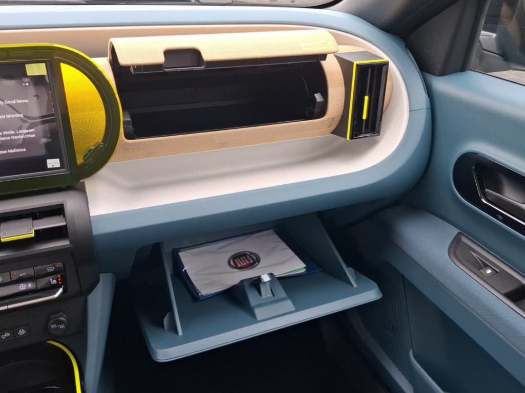 Fiat Grande Panda 1.2 Turbo La Prima 100PS 6 Gang ACC