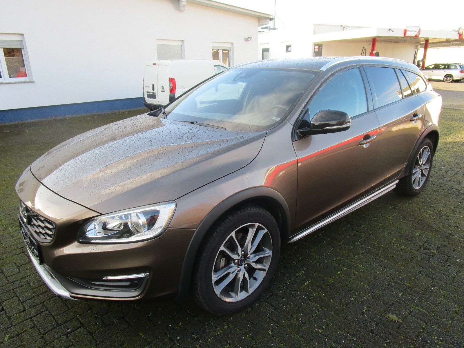 VOLVO V60 CC