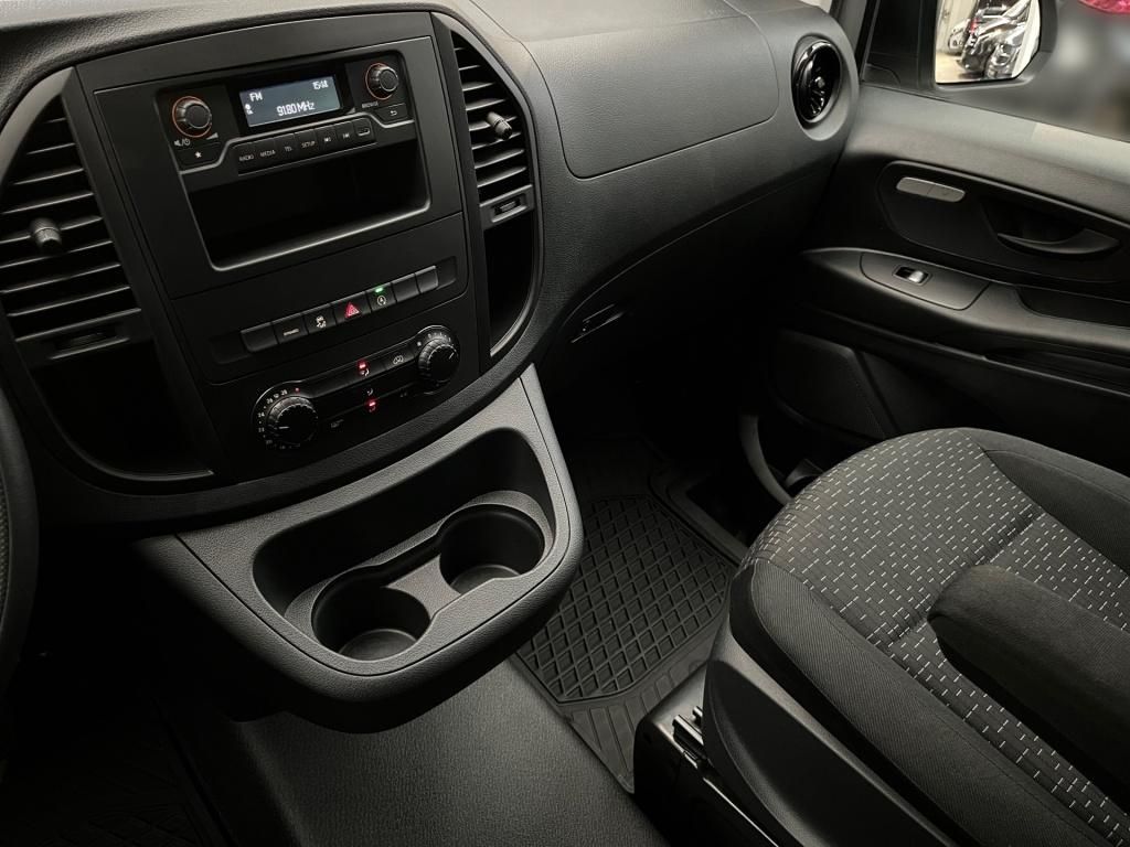 Fahrzeugabbildung Mercedes-Benz Vito 114 Mixto kompakt 4x4 5 Sitze SHZ PTS 2xST