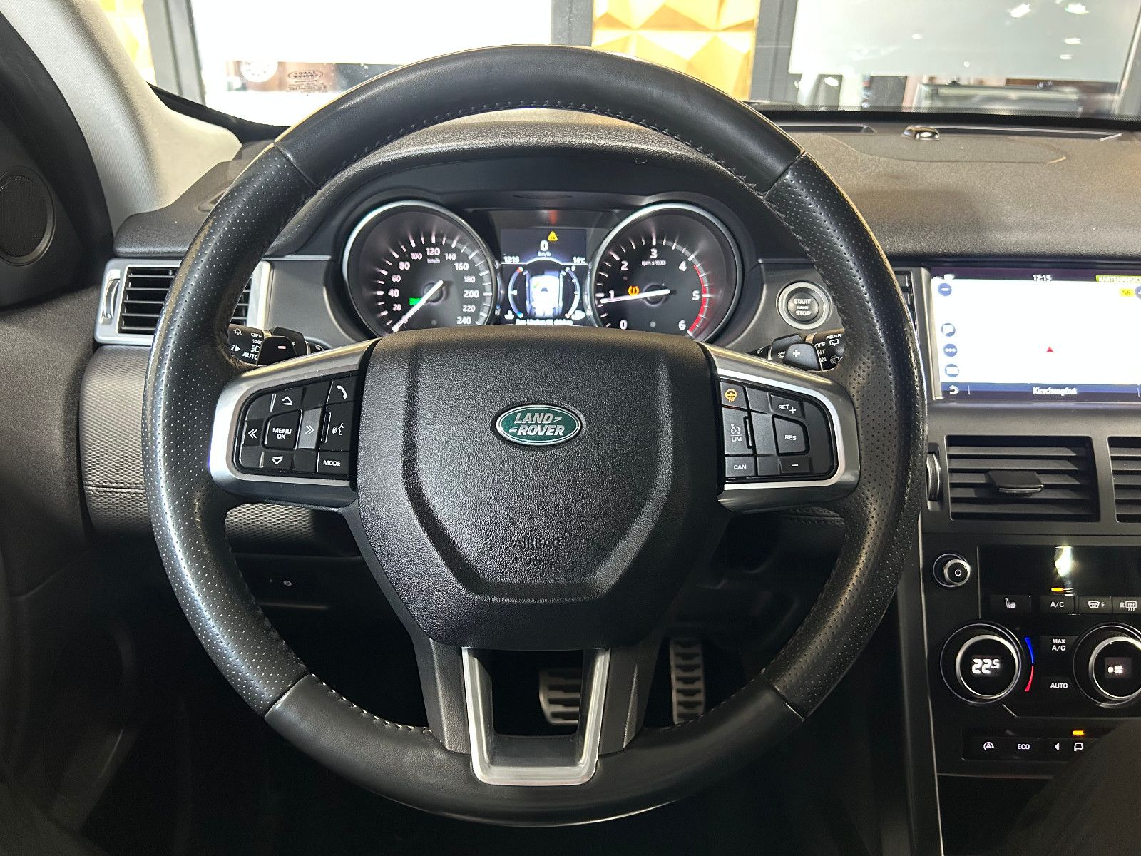 Fahrzeugabbildung Land Rover Discovery Sport SE AWD/KAMERA/NAVI/SHZ/PDC/