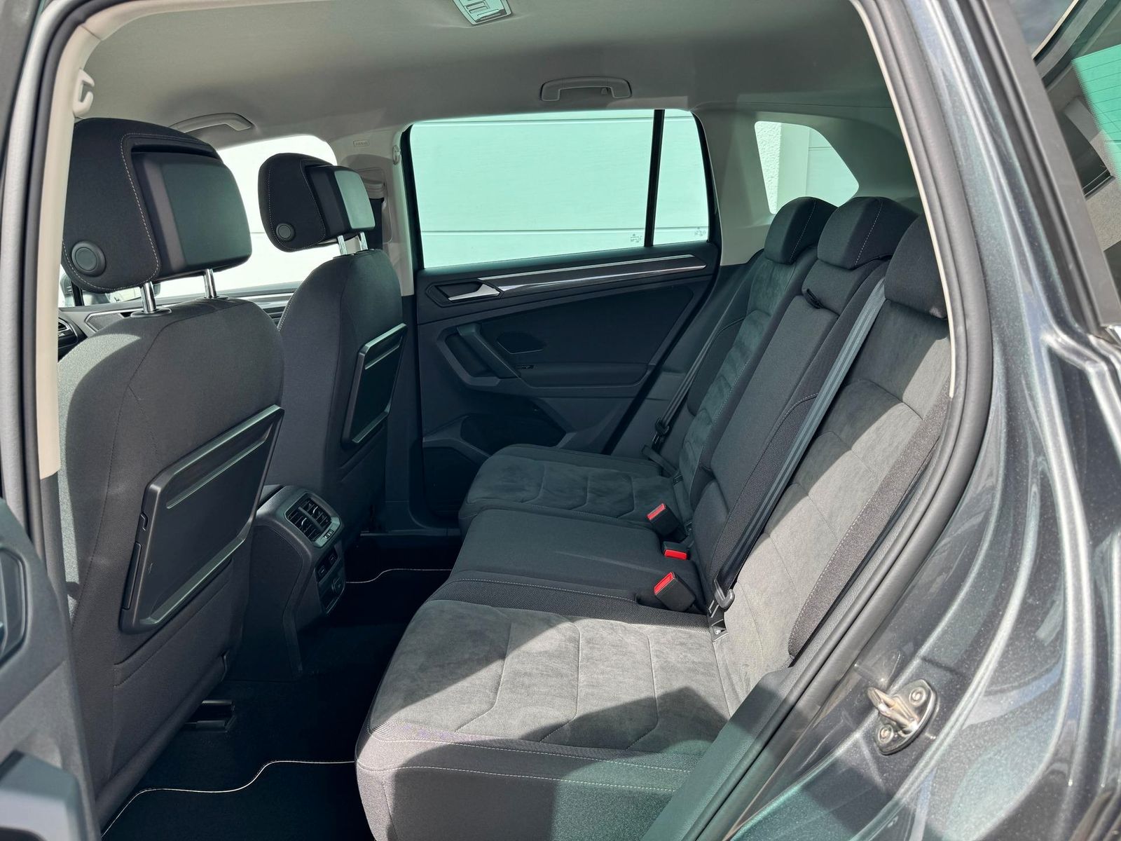 Volkswagen Tiguan Comfortline 1.5 TSI OPF NAVI+KAMERA+LED.. foto 17