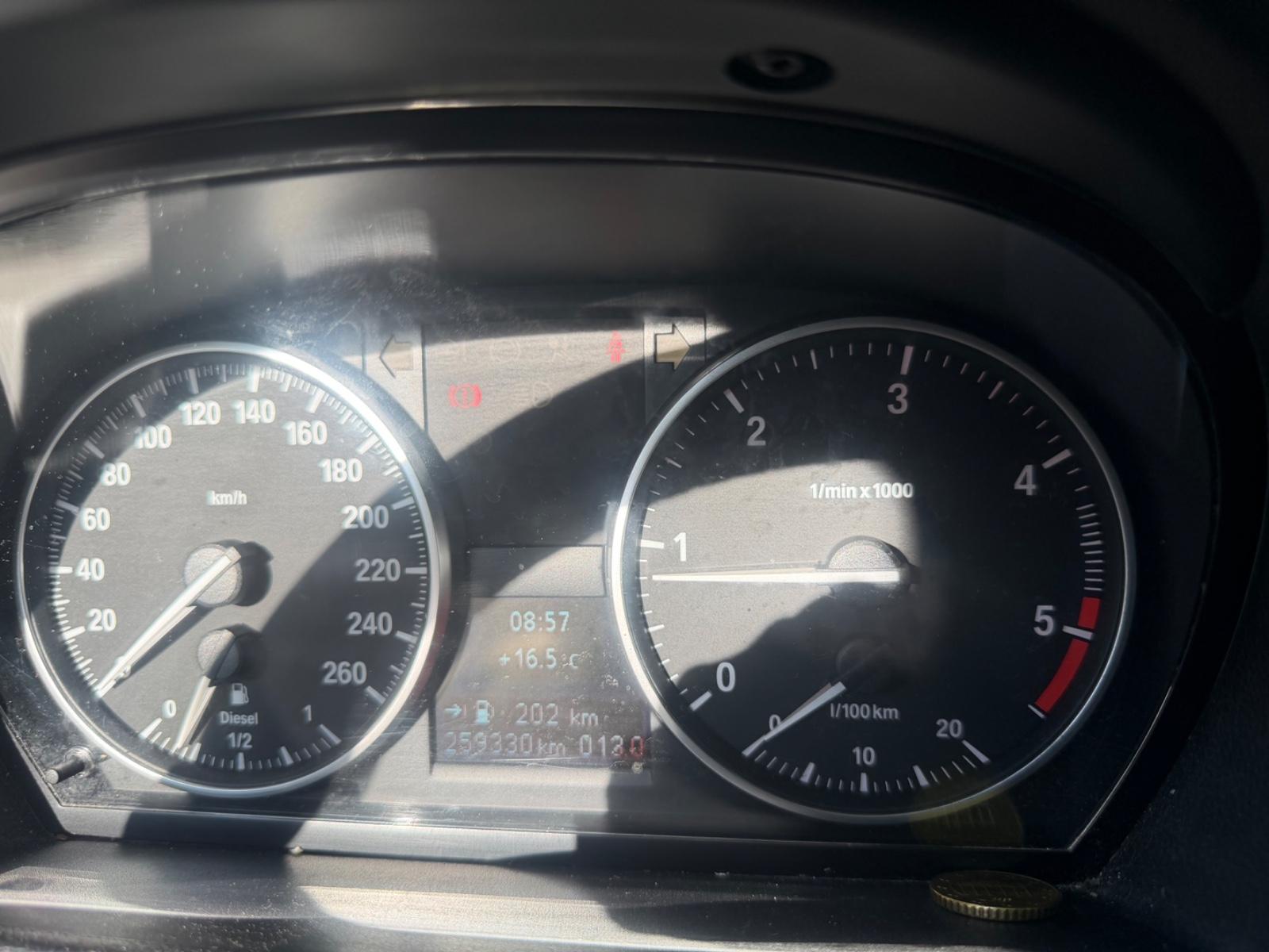 BMW 320 2008 — photo 12