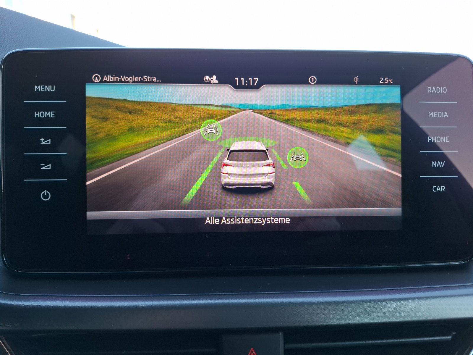 Fahrzeugabbildung SKODA Kamiq TSI Clever DSG LED Navi AID GRA RFK SH
