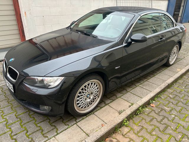 BMW E93 320i Cabrio