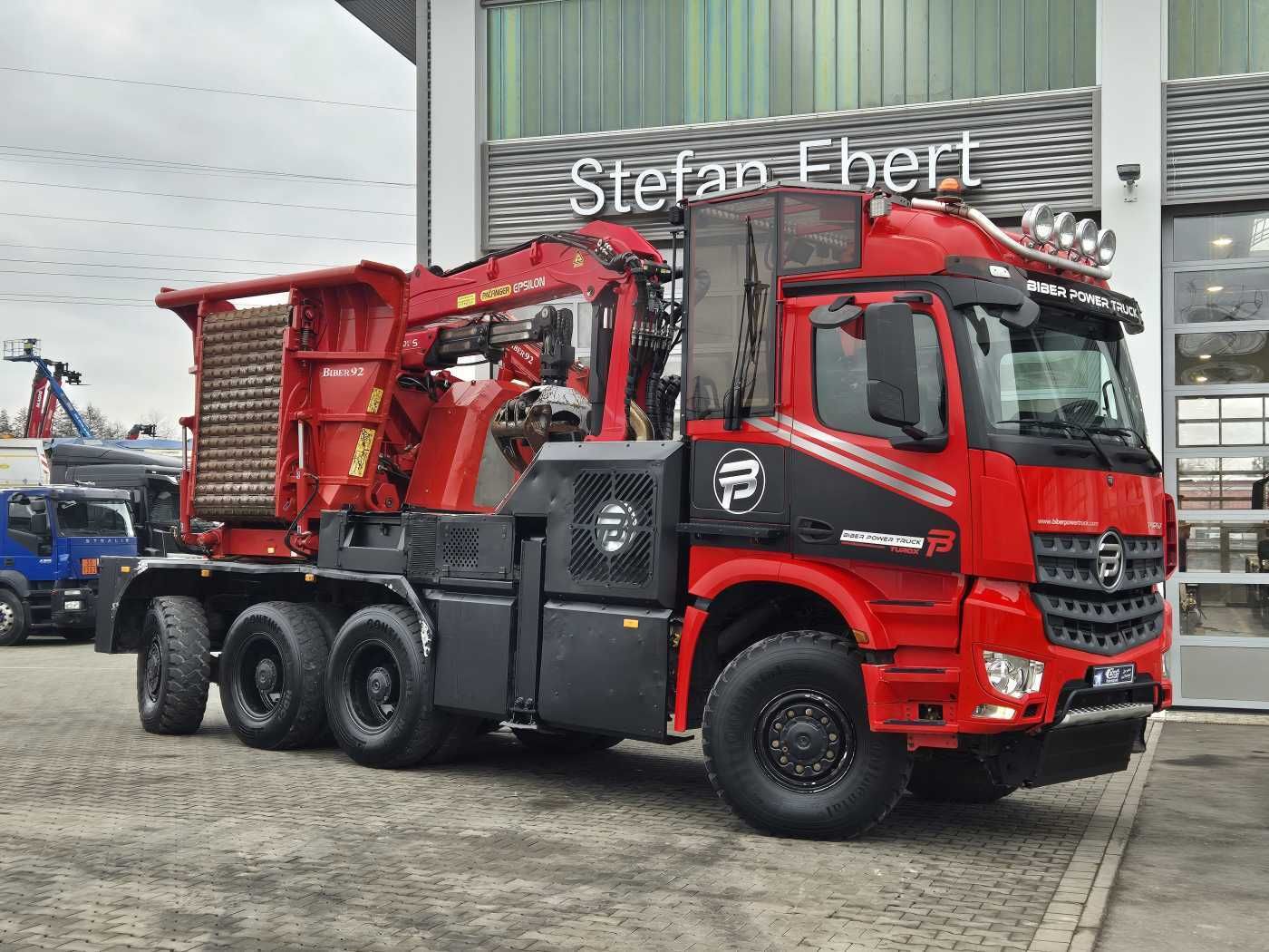 Fahrzeugabbildung Mercedes-Benz TUROX 8x8 Eschlböck Biber 92 Holzhacker / 1.512h