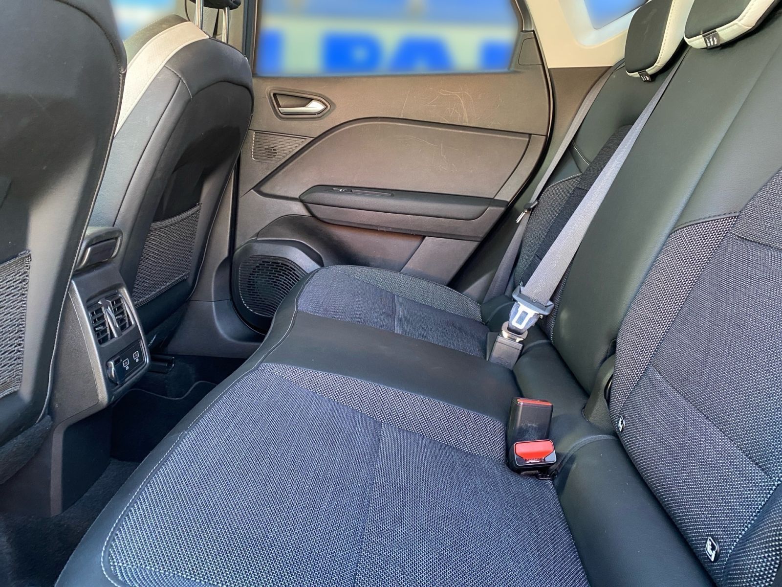 Fahrzeugabbildung Renault Captur 1.3 TCe 160 Autom. Mild-Hybrid Techno*GJR