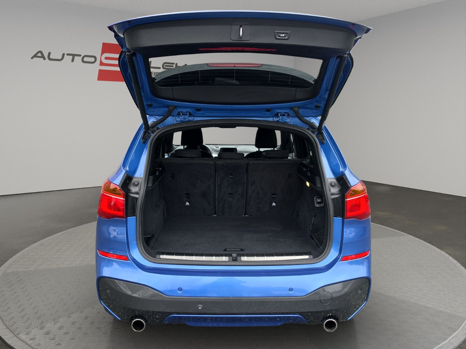 Fahrzeugabbildung BMW X1 xDrive 20 d M-Sport Automatik