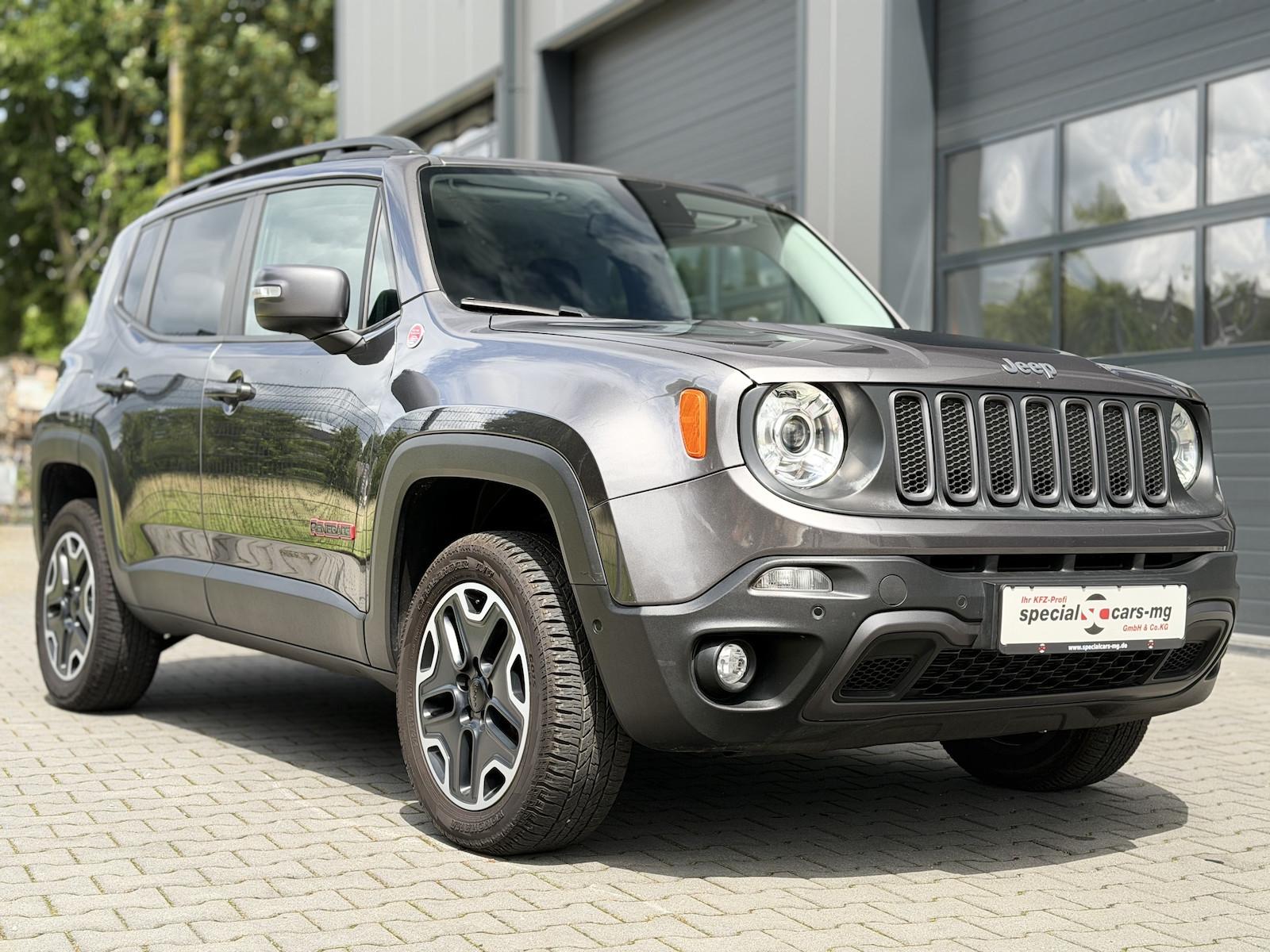 Jeep Renegade Trailhawk 4WD KeylessGO Pano