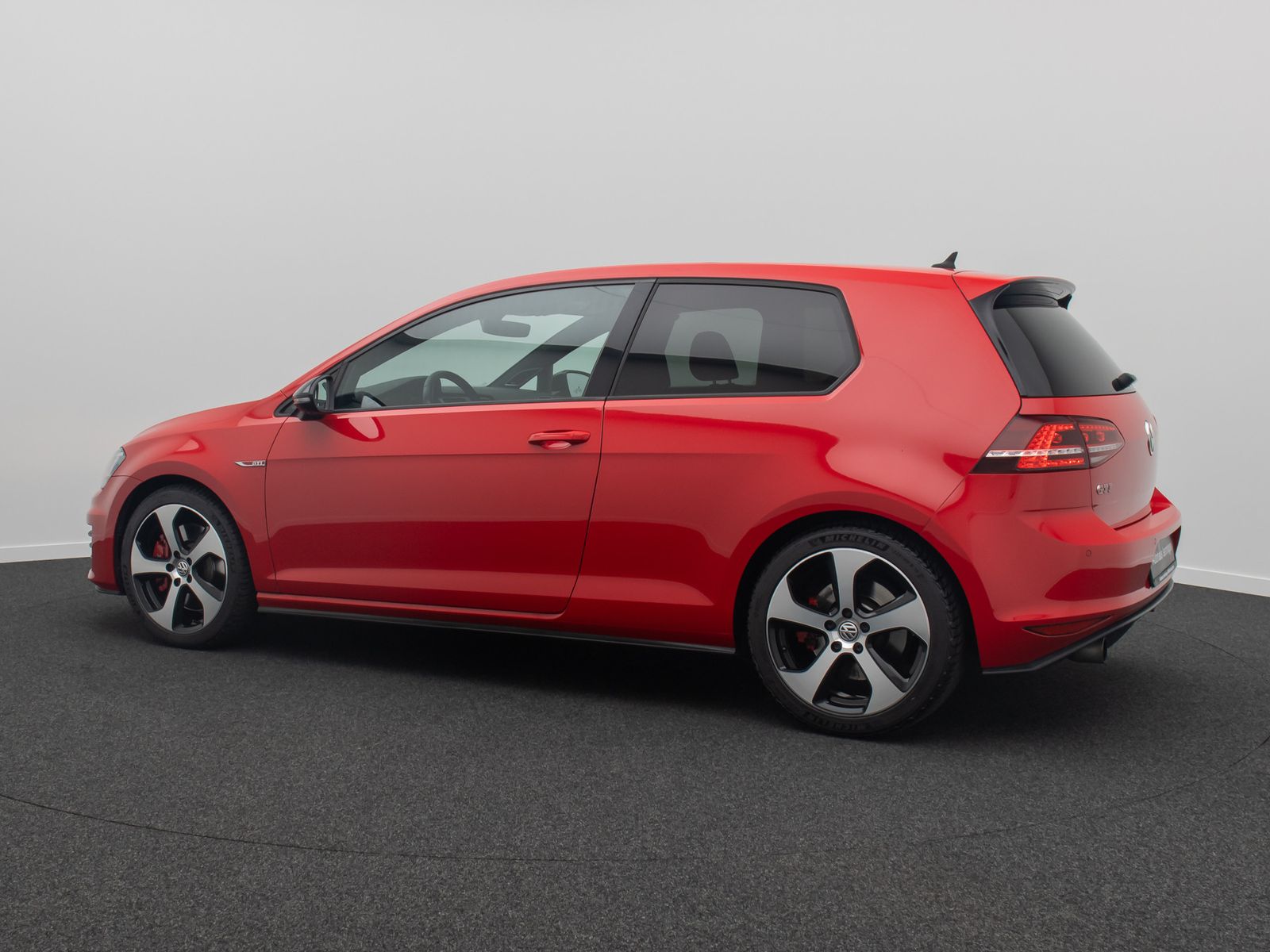 Fahrzeugabbildung Volkswagen Golf GTI Perform Sound PDC Navi Notbrems BiXenon