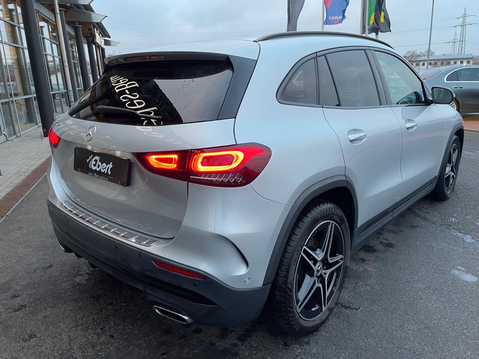 Fahrzeugabbildung Mercedes-Benz GLA 200 AMG+Ambiente+TotW+Night+RKamera+19Zoll