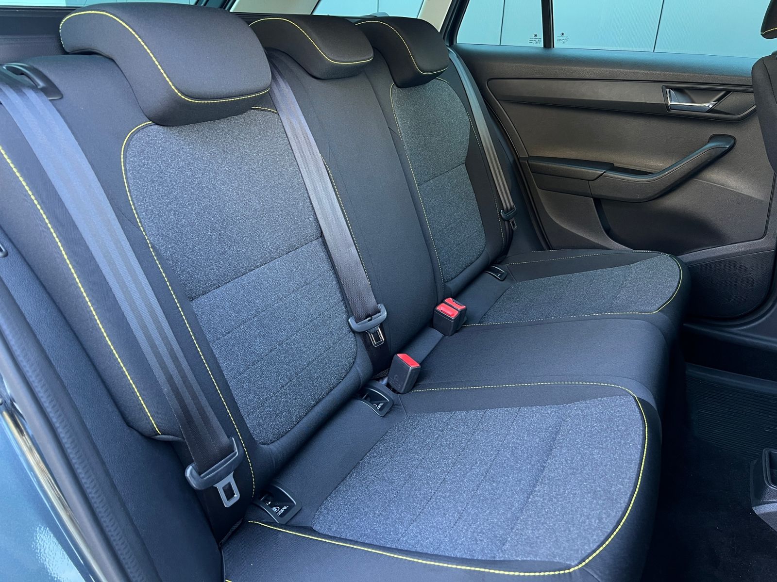Fahrzeugabbildung SKODA Fabia Combi Soleil 1.0 TSI *AHK, Bi-LED, 16'-LM*