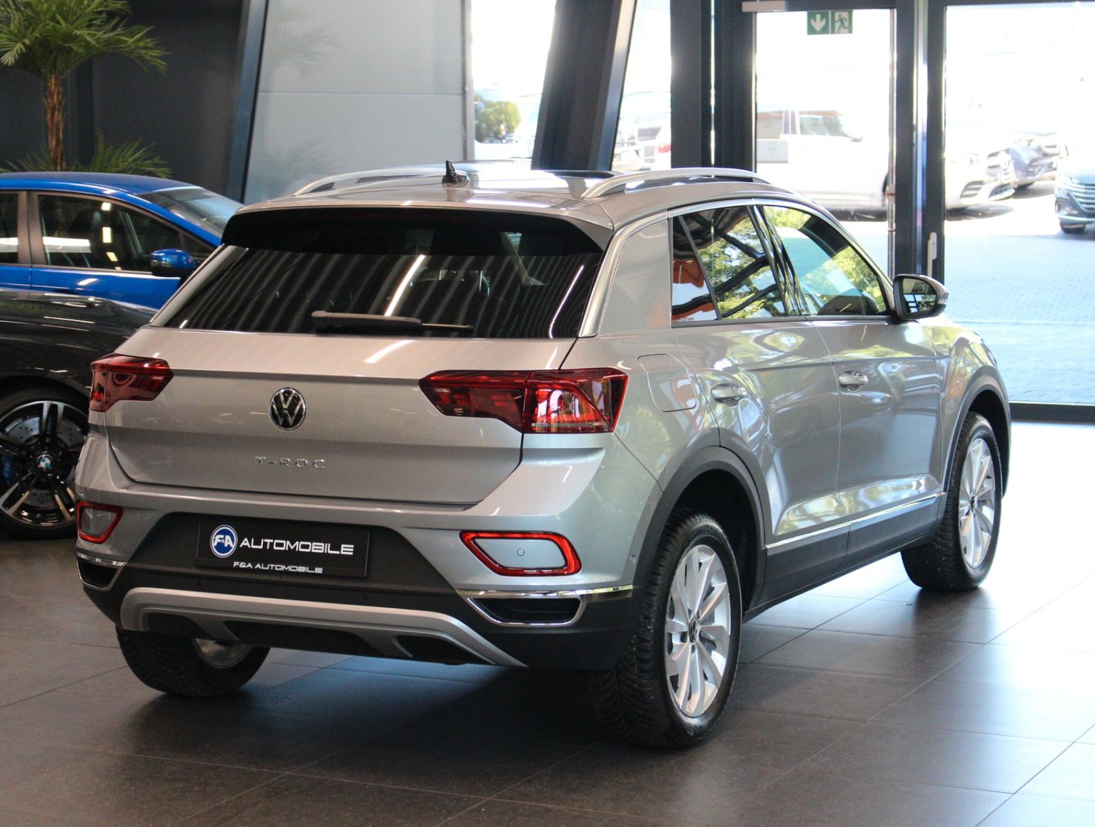 Fahrzeugabbildung Volkswagen T-Roc 1.5 TSI DSG Style*PNRM*Navi*Kamera
