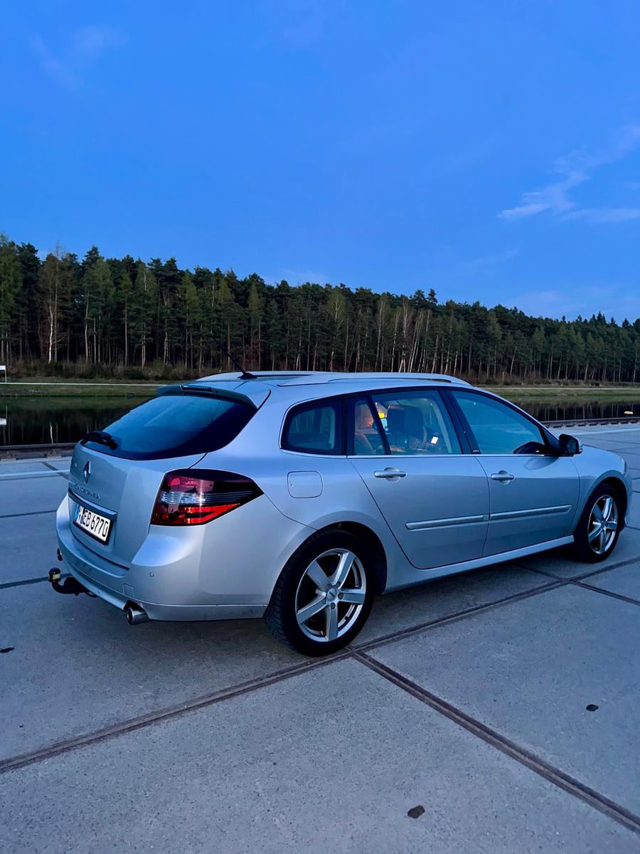 Renault Laguna 2011 — photo 5