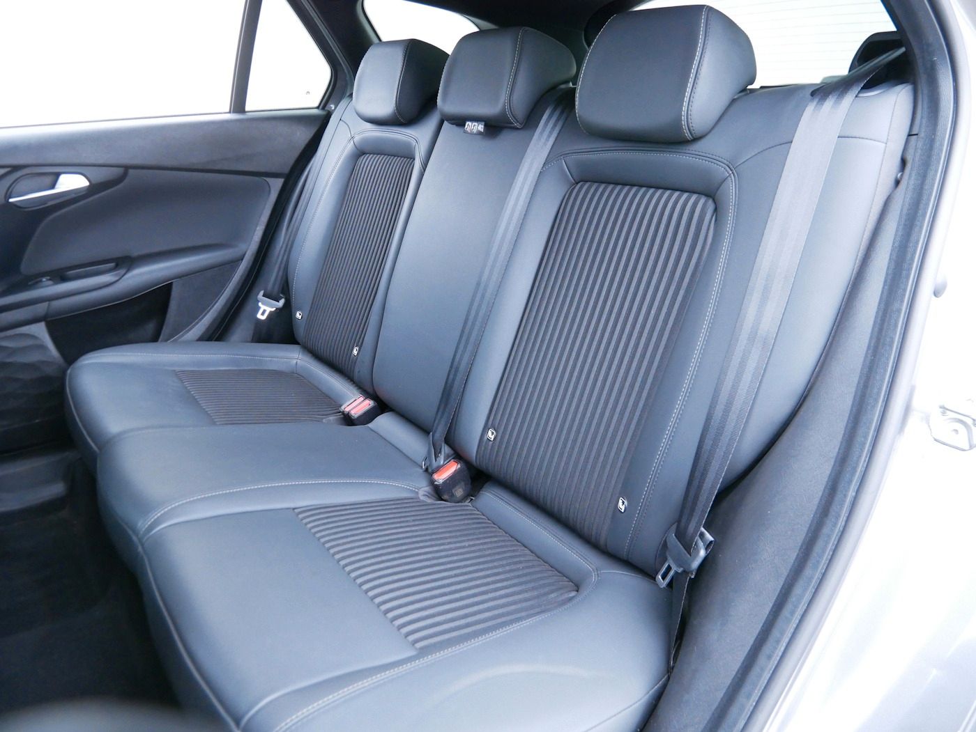 Fahrzeugabbildung Fiat Tipo Kombi 1.4 T-Jet S-Design Kamera NAVI SHZ AL