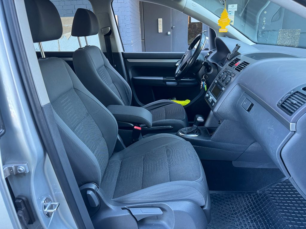 Volkswagen Touran Highline 2.0 TDI DSG,Klima,AHK
