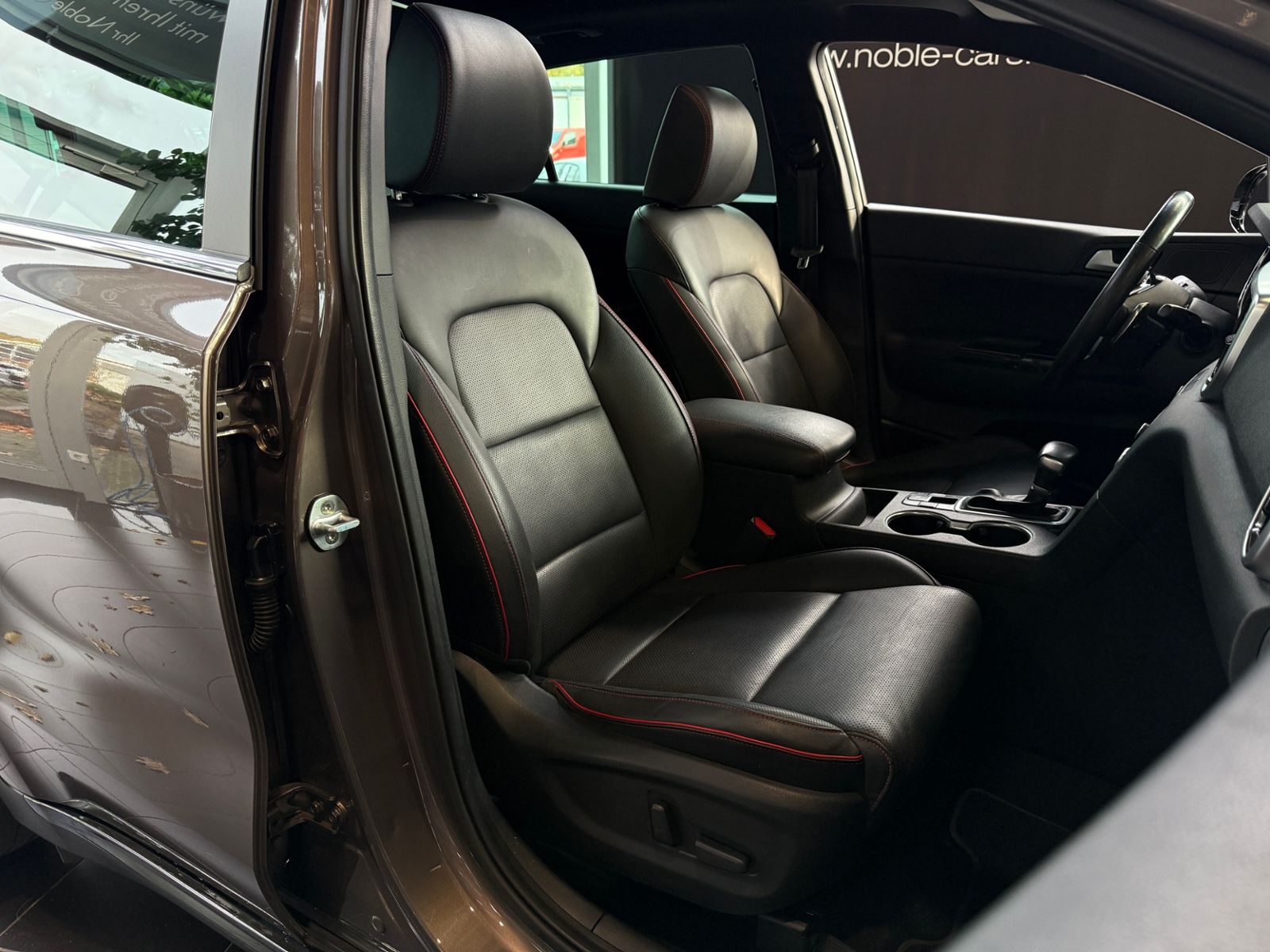 Fahrzeugabbildung Kia Sportage GT-Line AWD PANO AHK ACC