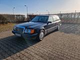 Mercedes-Benz W124 300 TE-24V - Mercedes-Benz 300 mit Benzin-Antrieb: Kombi